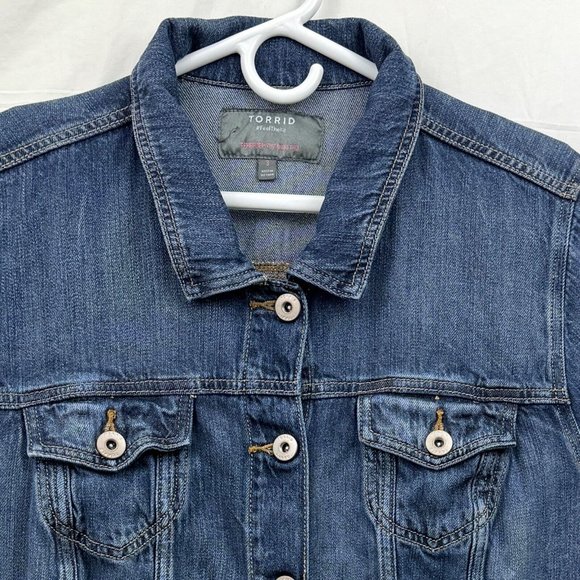 Torrid Denim Trucker Jacket Vintage Tencel Women +3 Medium Wash Blue - Picture 3 of 12